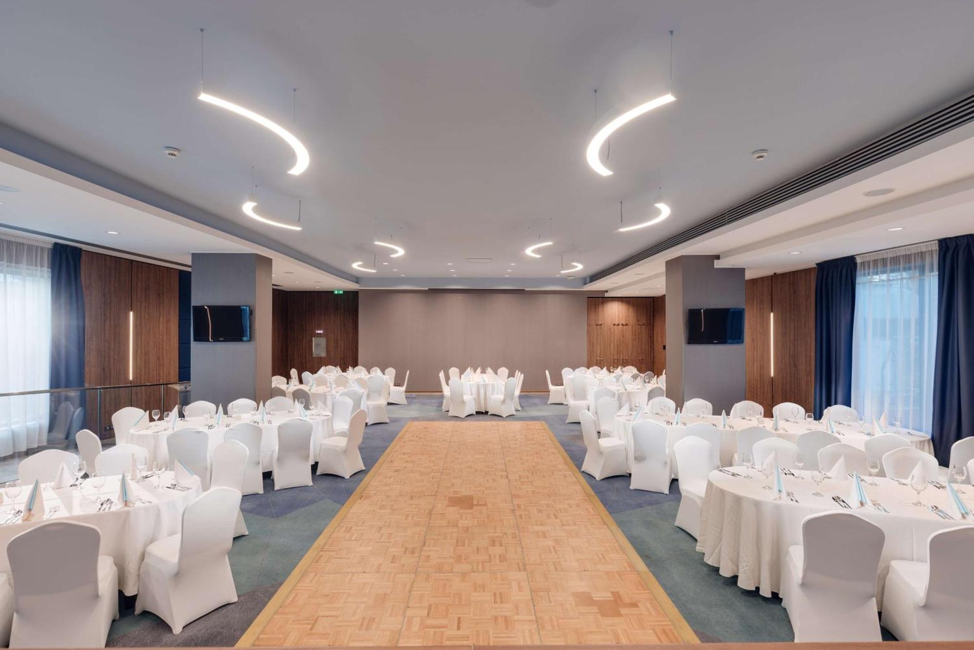Doubletree By Hilton Hotel Cluj - City Plaza Екстериор снимка The ballroom