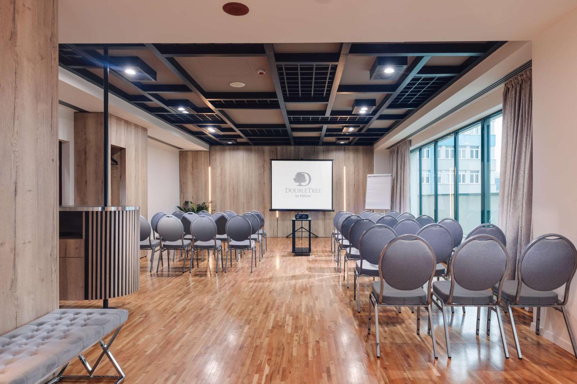Doubletree By Hilton Hotel Cluj - City Plaza Екстериор снимка The University of Law's London Campus