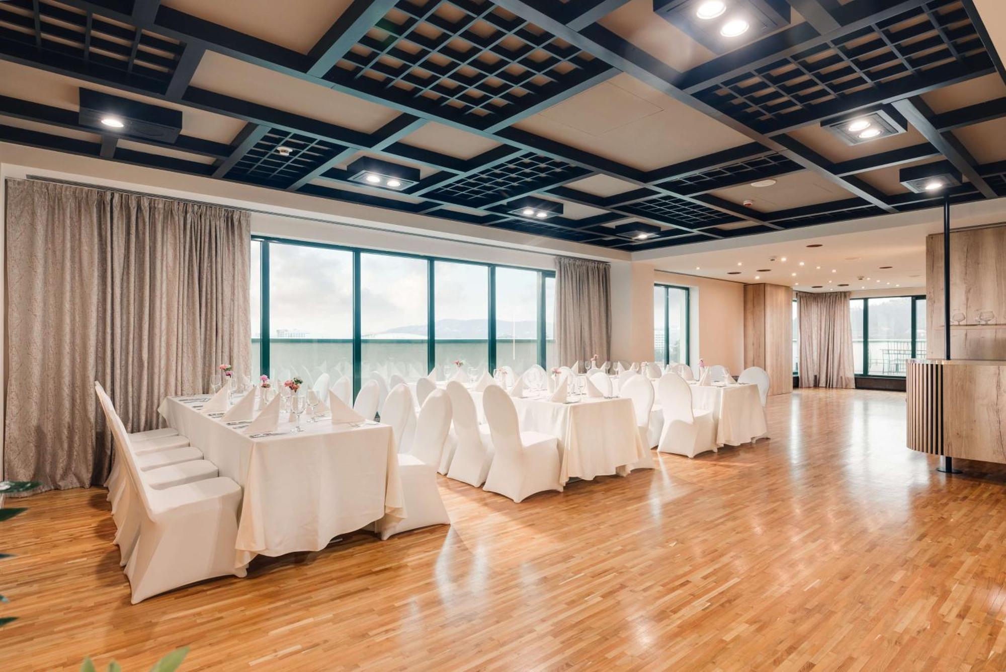 Doubletree By Hilton Hotel Cluj - City Plaza Екстериор снимка The ballroom