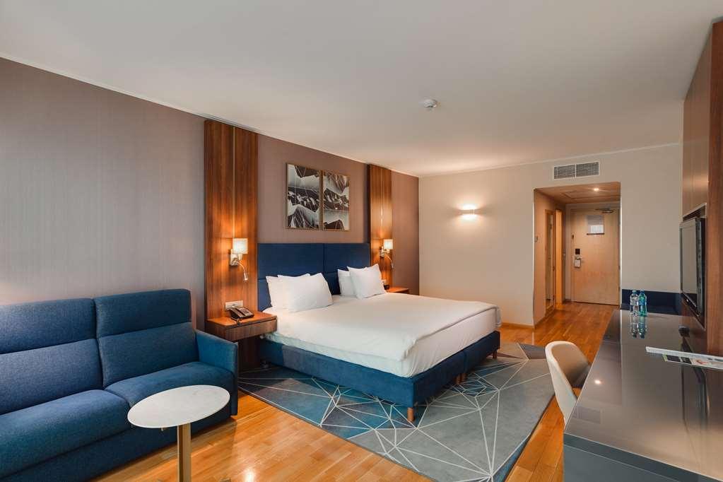 Doubletree By Hilton Hotel Cluj - City Plaza Стая снимка