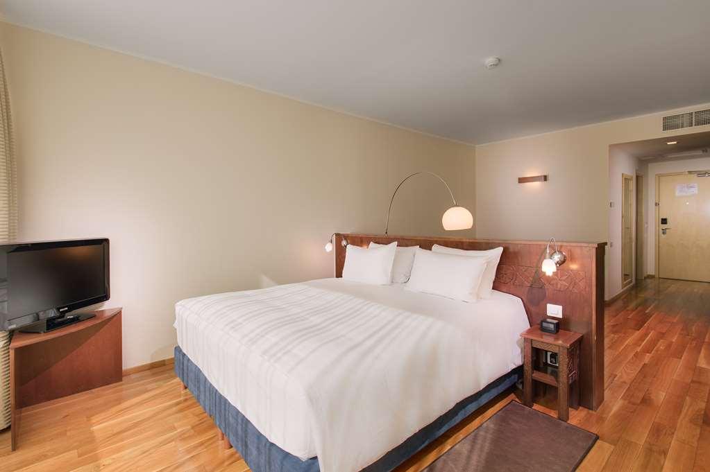 Doubletree By Hilton Hotel Cluj - City Plaza Стая снимка
